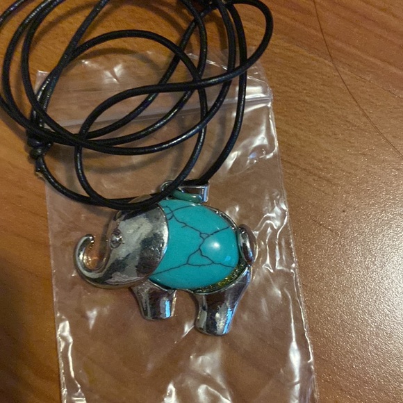 NECKLACES - Picture 8 of 10